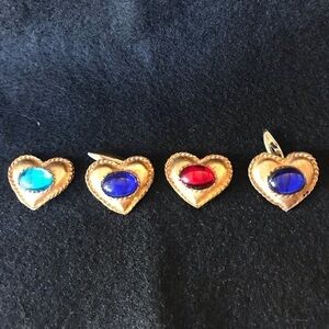 Heart buttons ❤️ 💙💚